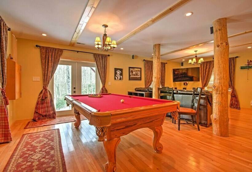 Deluxe Log Cabin W/ Pool Table: 1 Mi To Hike & Ski