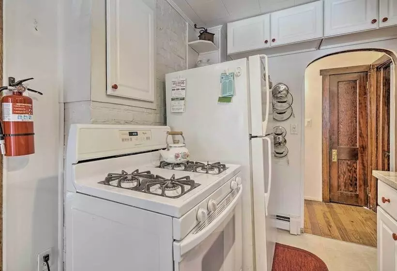 Dog Friendly Waretown Home W/ Furnished Deck!