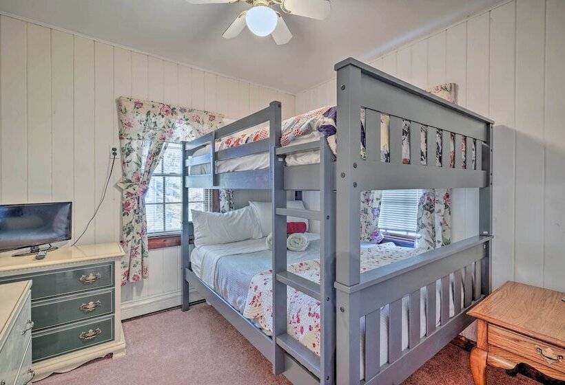 Dog Friendly Waretown Home W/ Furnished Deck!