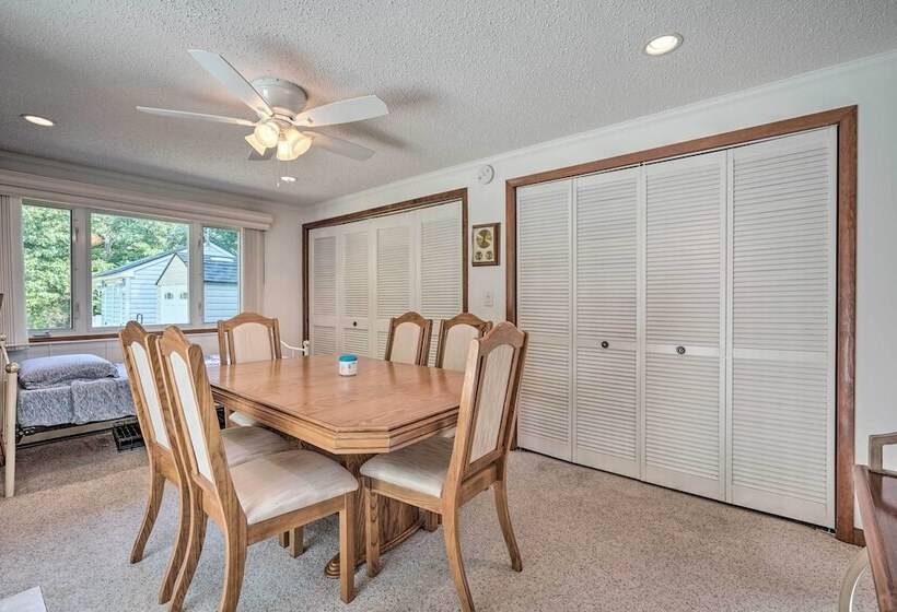 Dog Friendly Waretown Home W/ Furnished Deck!