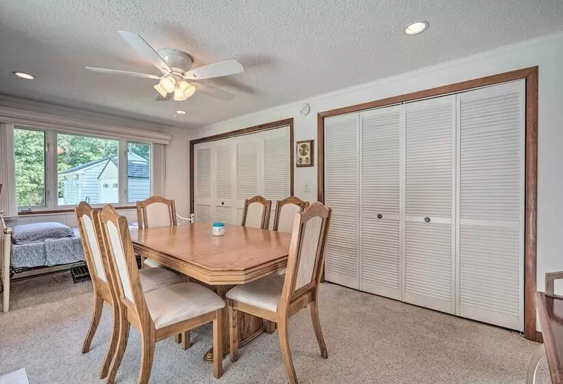 Dog Friendly Waretown Home W/ Furnished Deck!