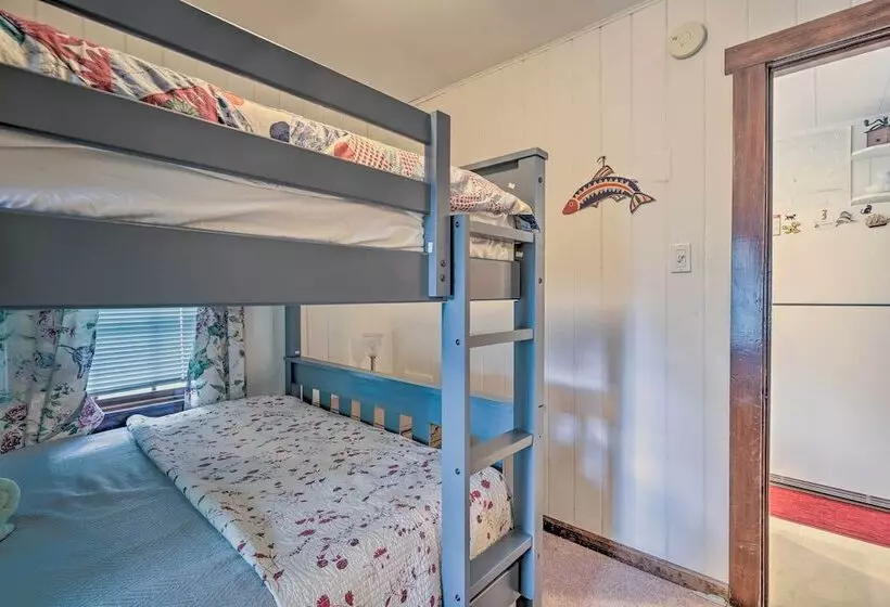 Dog Friendly Waretown Home W/ Furnished Deck!