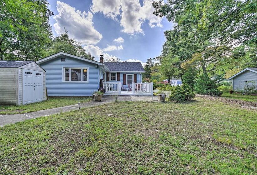 Dog Friendly Waretown Home W/ Furnished Deck!