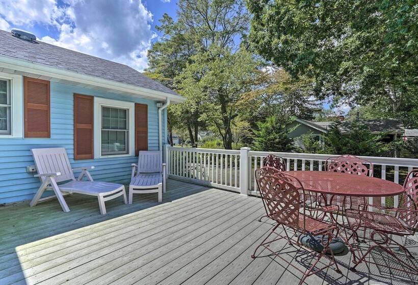 Dog Friendly Waretown Home W/ Furnished Deck!