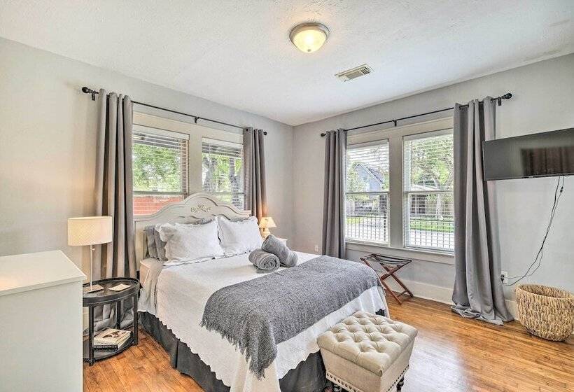 Elegant Houston Retreat < 2 Mi To Downtown!