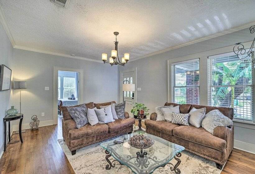 Elegant Houston Retreat < 2 Mi To Downtown!
