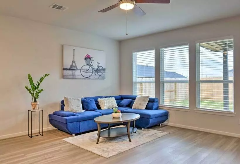 Family Friendly Home ~ 25 Mi To Dtwn Houston!