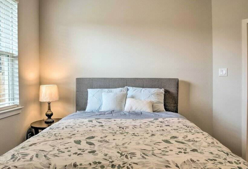 Family Friendly Home ~ 25 Mi To Dtwn Houston!