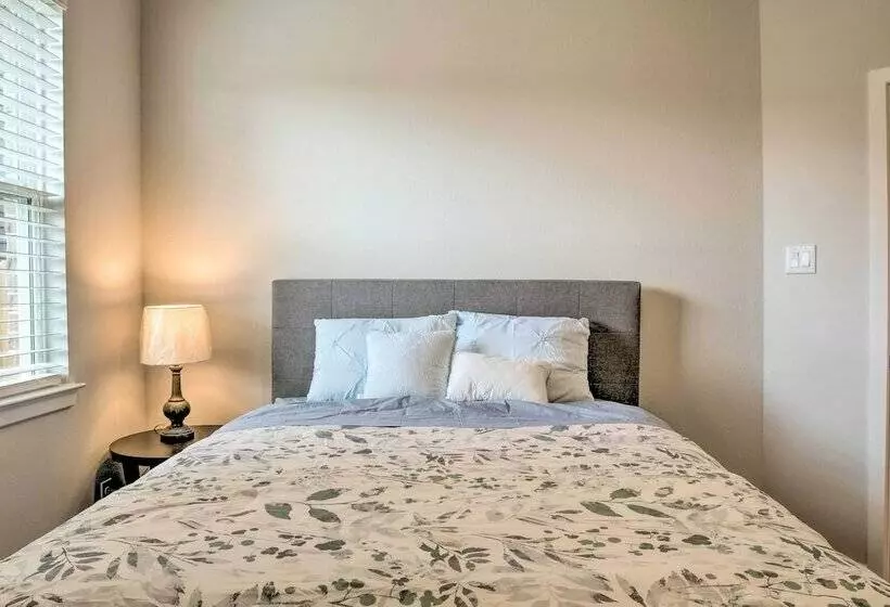 Family Friendly Home ~ 25 Mi To Dtwn Houston!
