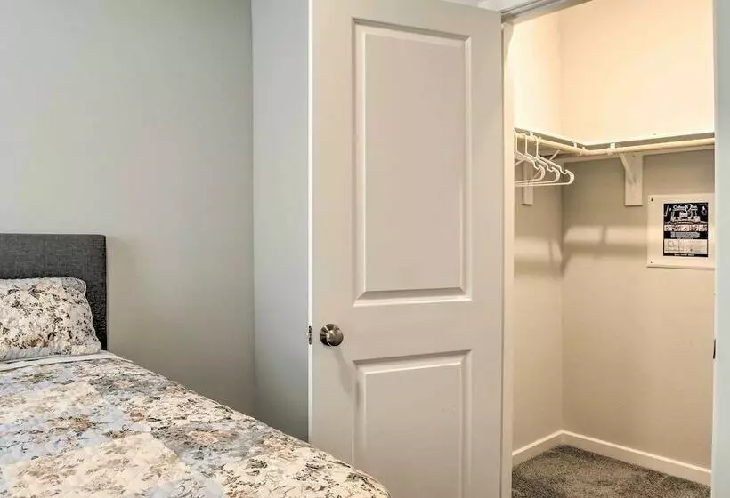 Family Friendly Home ~ 25 Mi To Dtwn Houston!