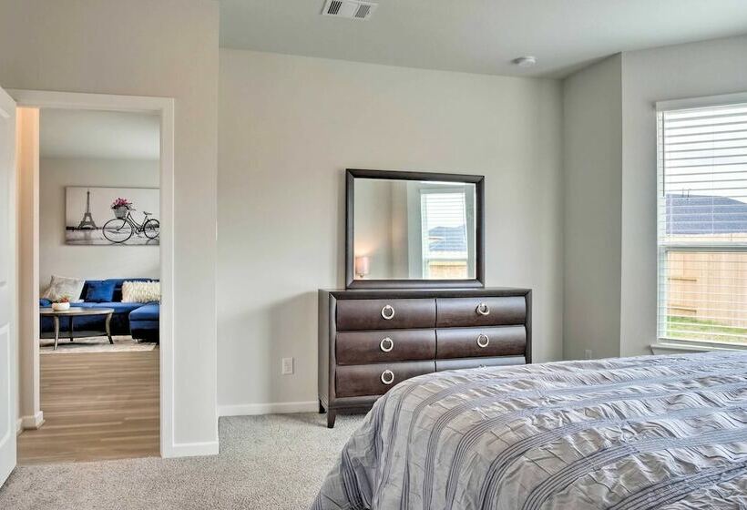 Family Friendly Home ~ 25 Mi To Dtwn Houston!