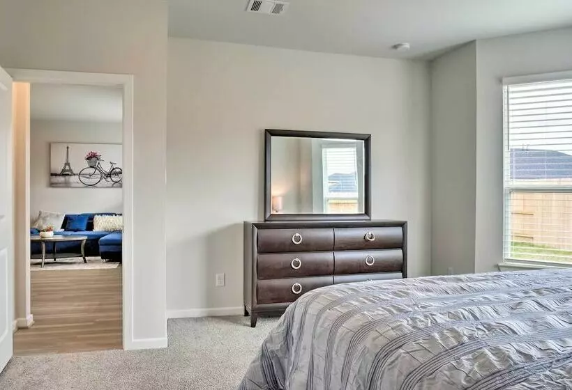 Family Friendly Home ~ 25 Mi To Dtwn Houston!