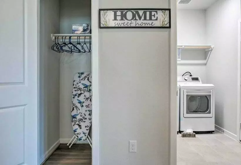 Family Friendly Home ~ 25 Mi To Dtwn Houston!