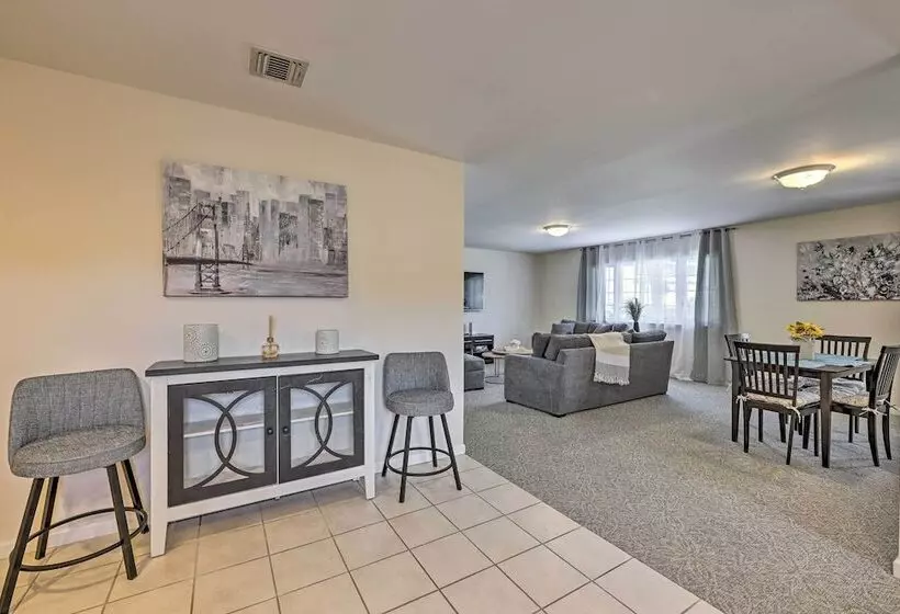 Glen Cove Home: Walk To Boardwalk + Dining!