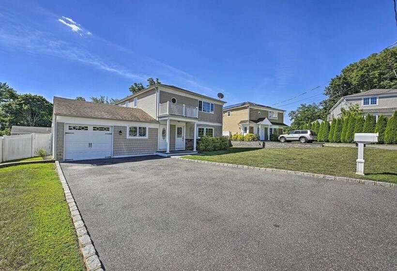 Glen Cove Home: Walk To Boardwalk + Dining!