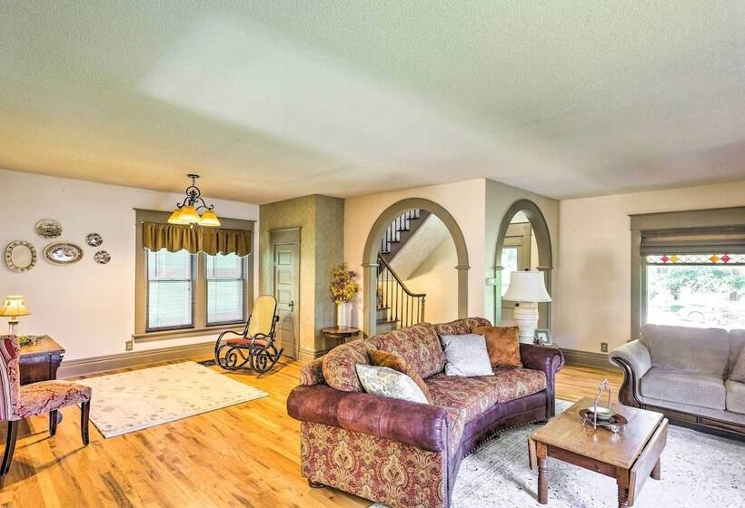 Walk To Dtwn: Historic Gem W/ Deck In Rapid City