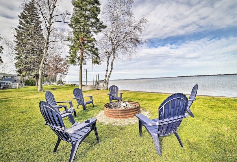 Houghton Lake Cottage W/ New Private Deck!