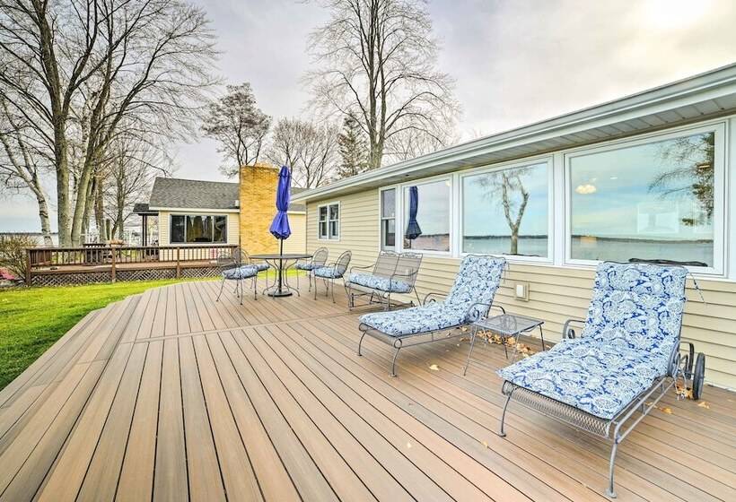 Houghton Lake Cottage W/ New Private Deck!