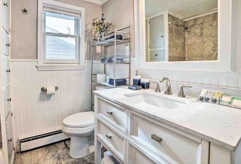 Houghton Lake Cottage W/ New Private Deck!