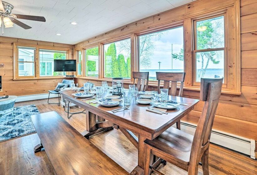 Houghton Lake Cottage W/ New Private Deck!