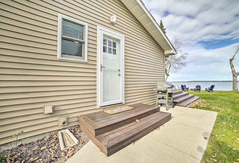 Houghton Lake Cottage W/ New Private Deck!