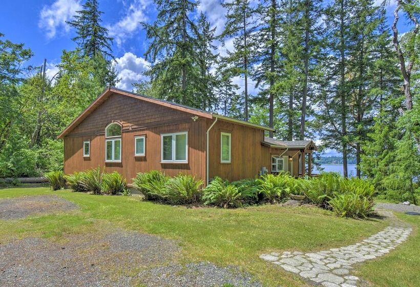 Island  Beachcomber  Escape With Private Beach!