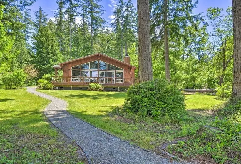 Island  Beachcomber  Escape With Private Beach!