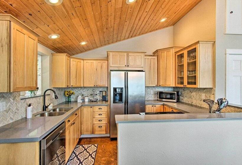 Island  Beachcomber  Escape With Private Beach!