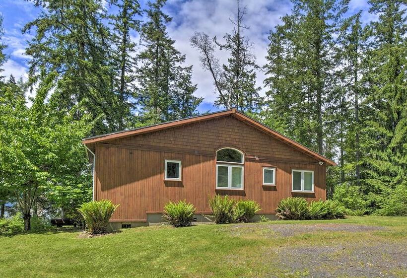 Island  Beachcomber  Escape With Private Beach!