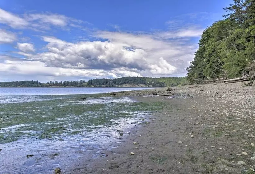 Island  Beachcomber  Escape With Private Beach!