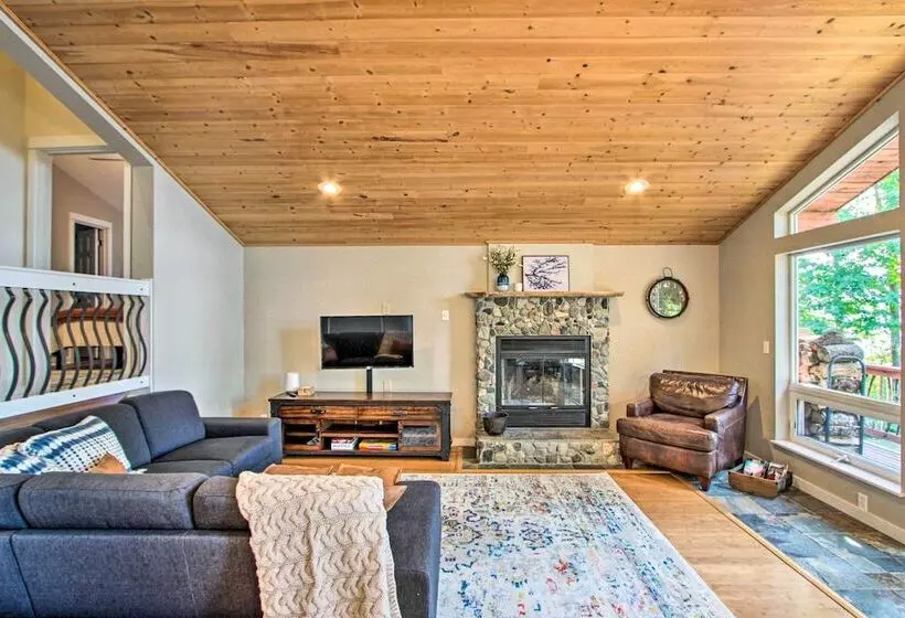 Island  Beachcomber  Escape With Private Beach!