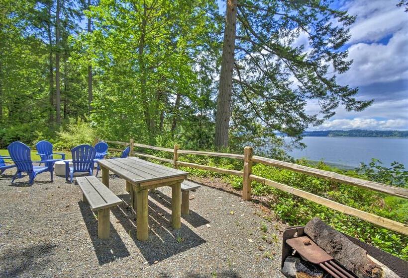 Island  Beachcomber  Escape With Private Beach!