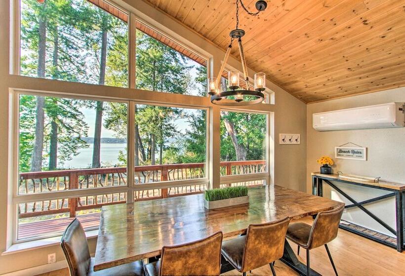 Island  Beachcomber  Escape With Private Beach!