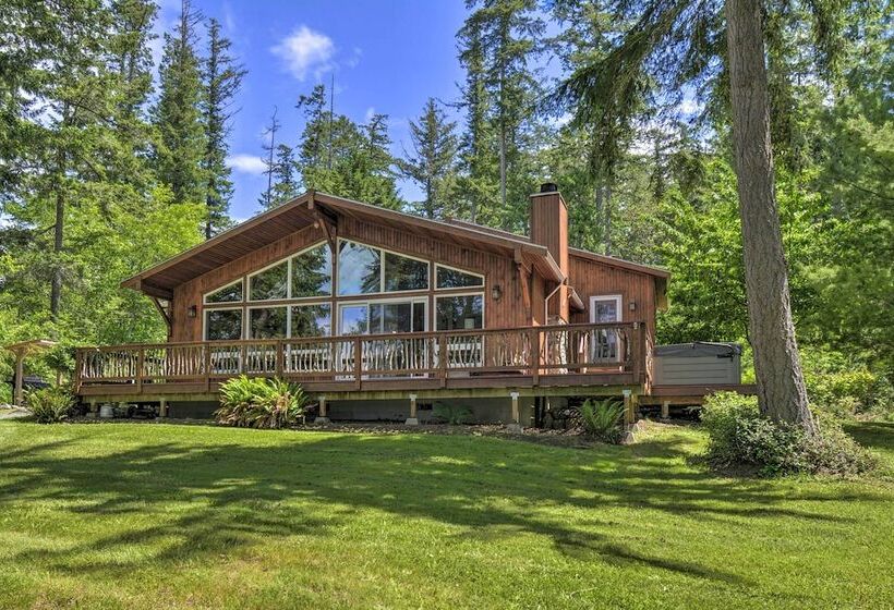 Island  Beachcomber  Escape With Private Beach!