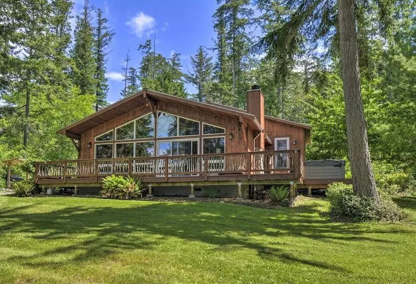 Island  Beachcomber  Escape With Private Beach!