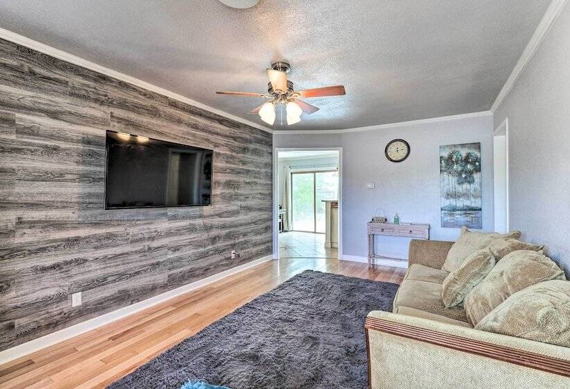 6 Mi To Fort Hood & Universities: Killeen Home