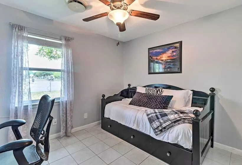 6 Mi To Fort Hood & Universities: Killeen Home