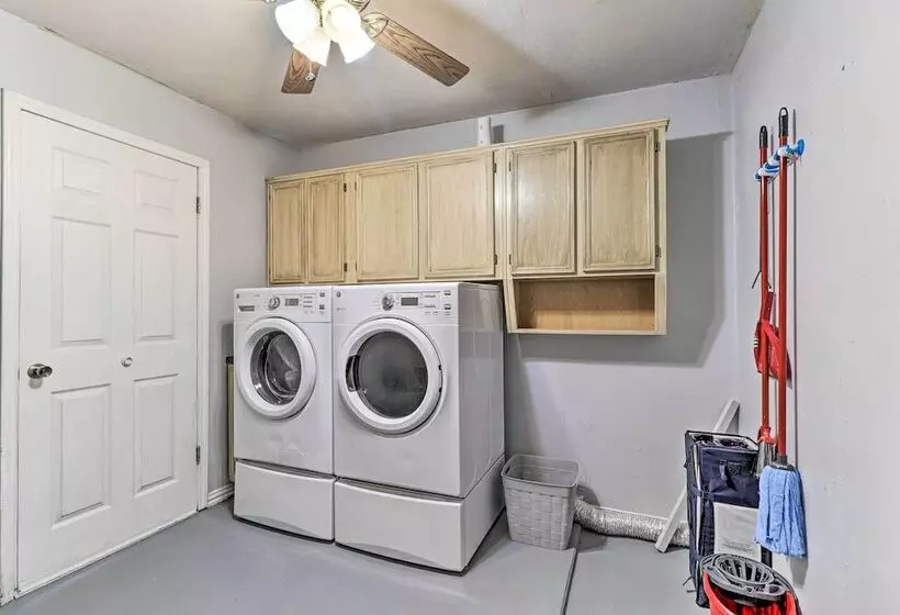 6 Mi To Fort Hood & Universities: Killeen Home