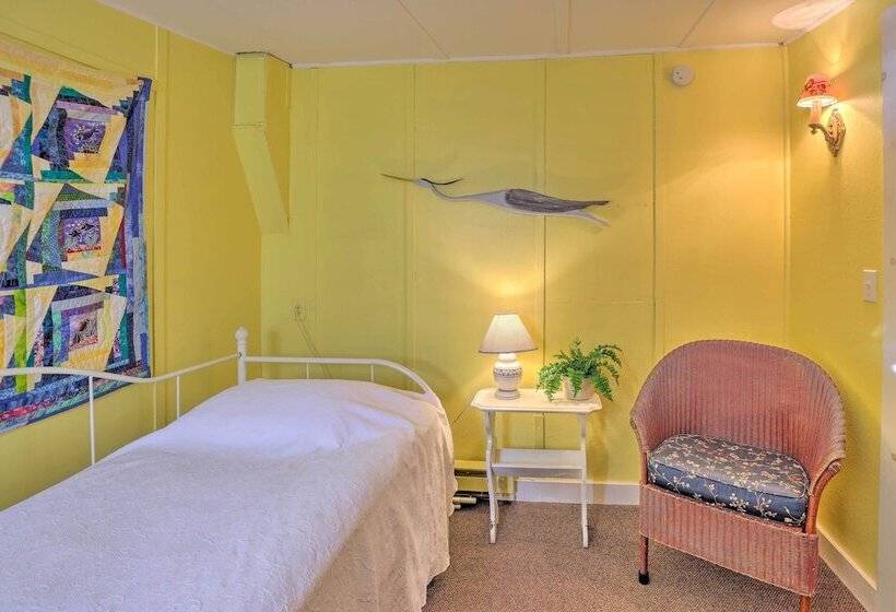 Lakefront Canandaigua Home W/ Grill, Fire Pit