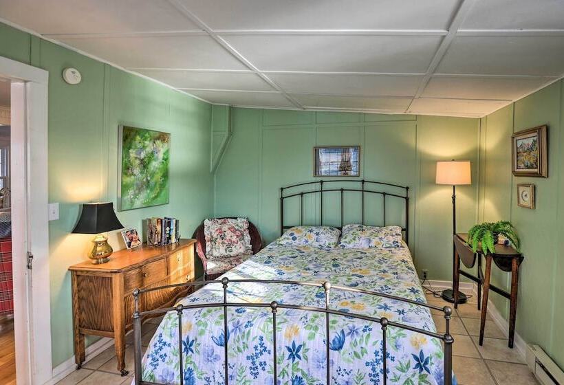 Lakefront Canandaigua Home W/ Grill, Fire Pit