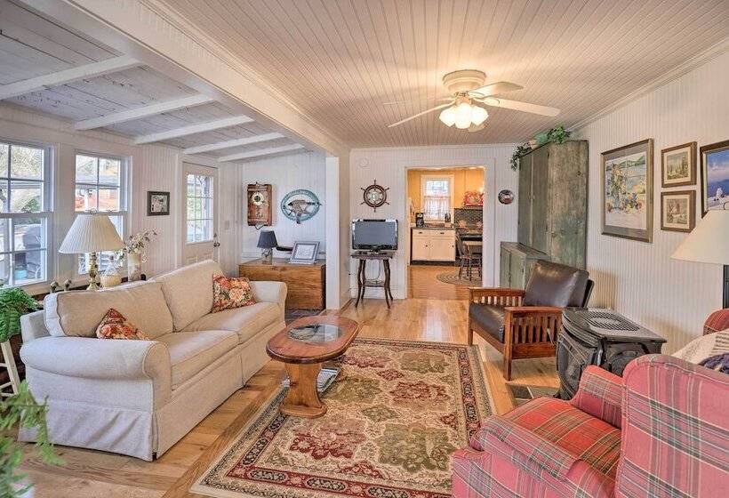 Lakefront Canandaigua Home W/ Grill, Fire Pit