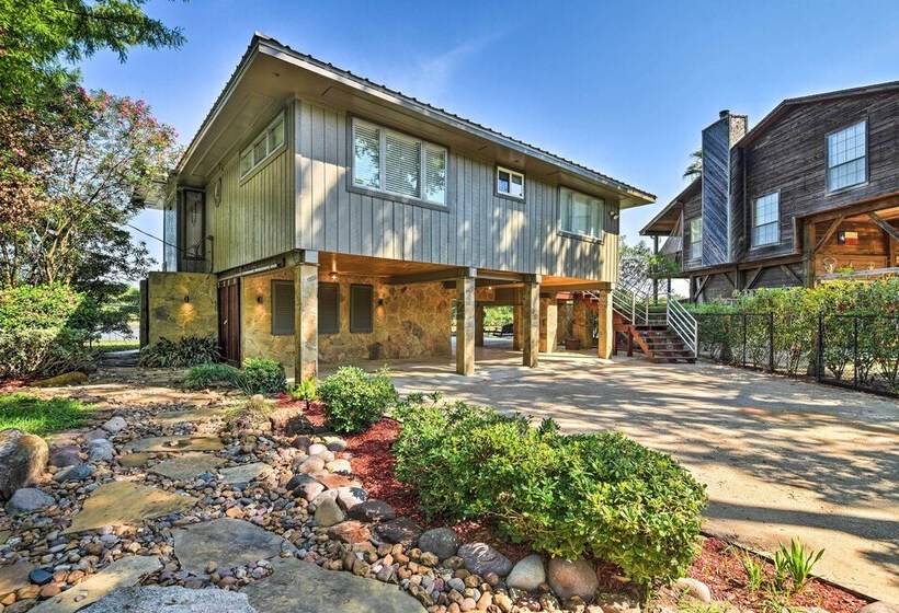 Luxe Houston Home On Riverfront W/ Pool & Hot Tub!