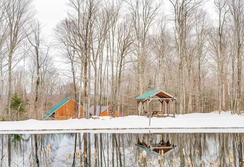 Victory Cabin W/ Hot Tub, By Skiing & Vast Trails!