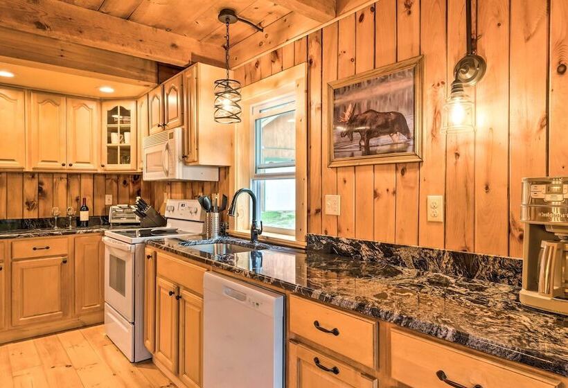 Victory Cabin W/ Hot Tub, By Skiing & Vast Trails!