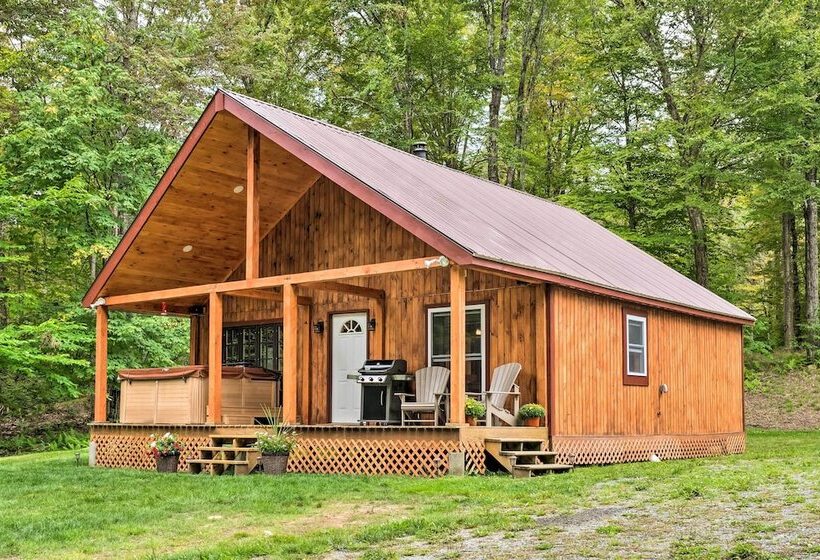 Victory Cabin W/ Hot Tub, By Skiing & Vast Trails!