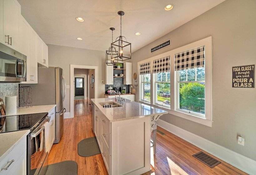 Modern, Sun Lit Retreat W/ Fire Pit & Yard!