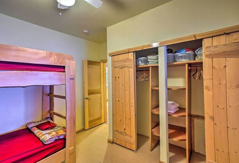 Packwood Cabin Retreat W/ Private Hot Tub!