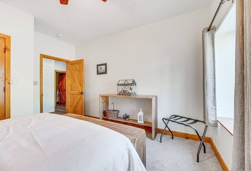 Pateros Home W/ Deck, 7 Mi To Alta Lake Park!