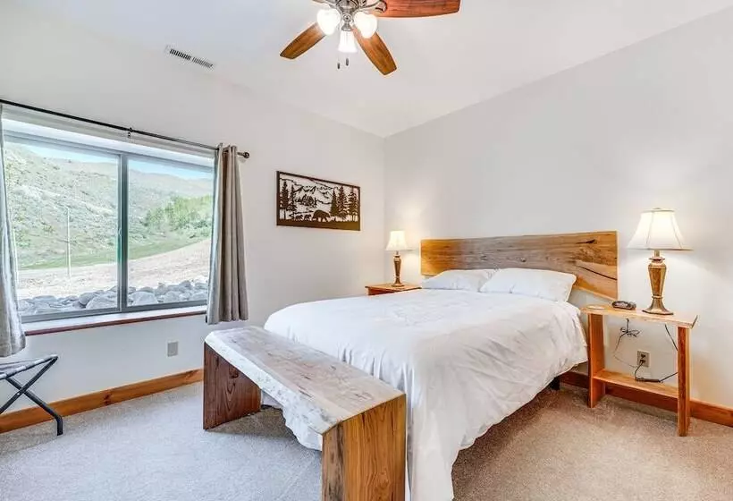 Pateros Home W/ Deck, 7 Mi To Alta Lake Park!