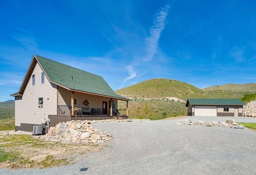 Pateros Home W/ Deck, 7 Mi To Alta Lake Park!